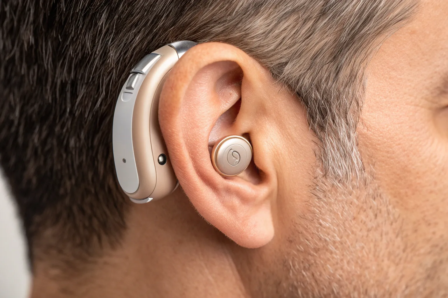 مقایسه قیمت سمعک در برندهای مختلف داخلی و خارجی