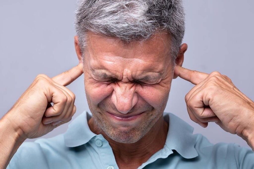 سمعک پشت گوشی برای محیطهای شلوغ چقدر کارآمد است؟
